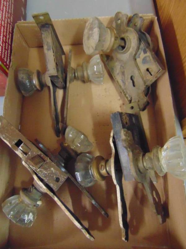 lot 2932 image: 4 sets of Glass doorknobs and Hardware