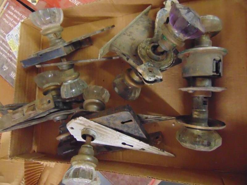 lot 2933 image: 5 sets of glass door knobs and hardware