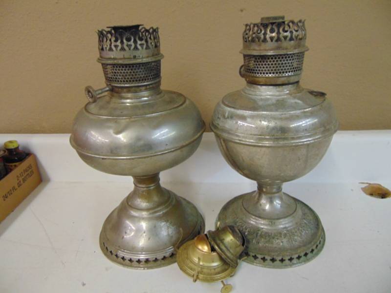lot 2943 image: Pair of Lamps