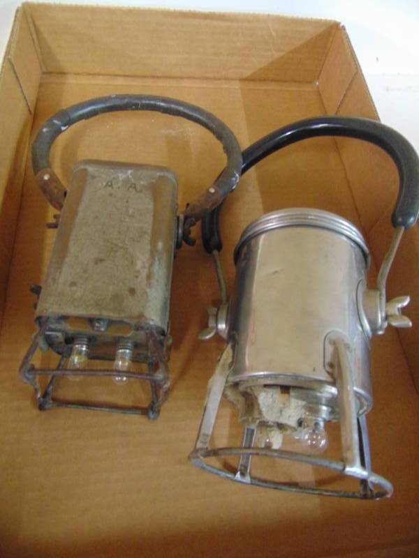 lot 2945 image: Railroad Signal Lanterns - need TLC