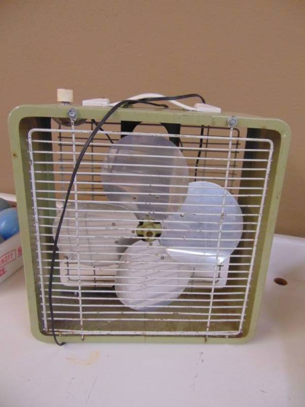 lot 2948 image: Vintage Fan - 12 