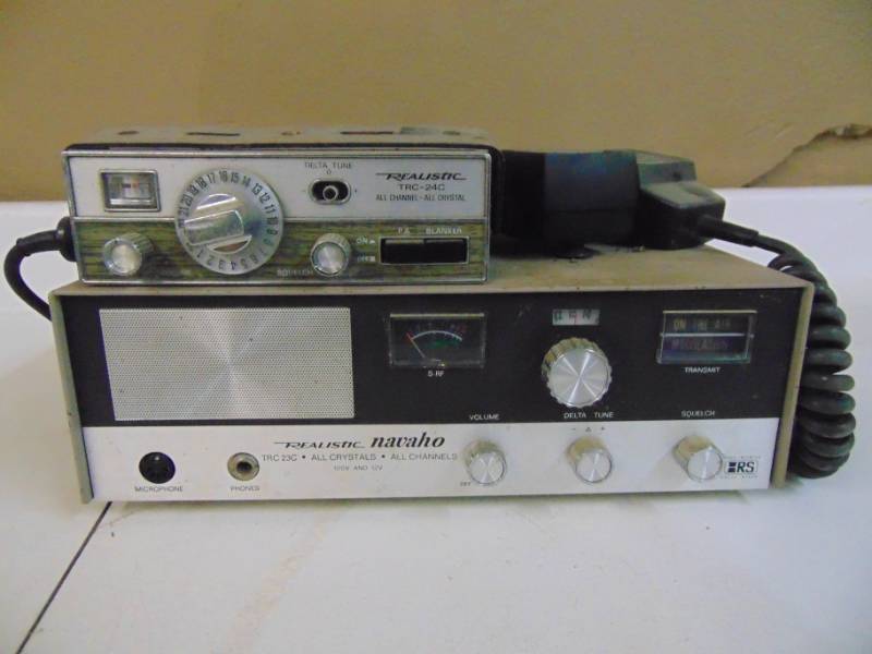 lot 2951 image: Realistic CB Base and Mobile unit