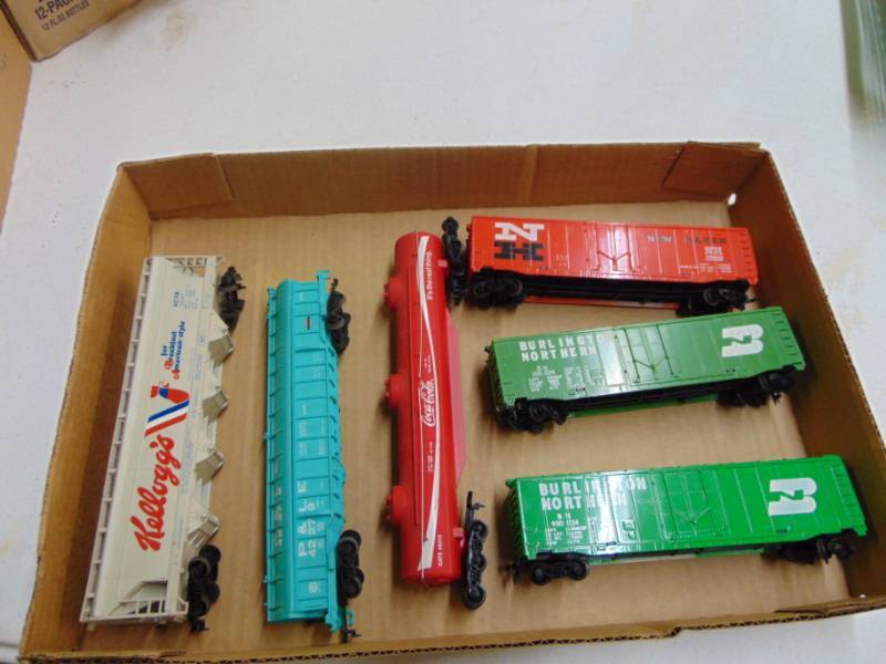 lot 2986 image: HO Scale - 6 Cars