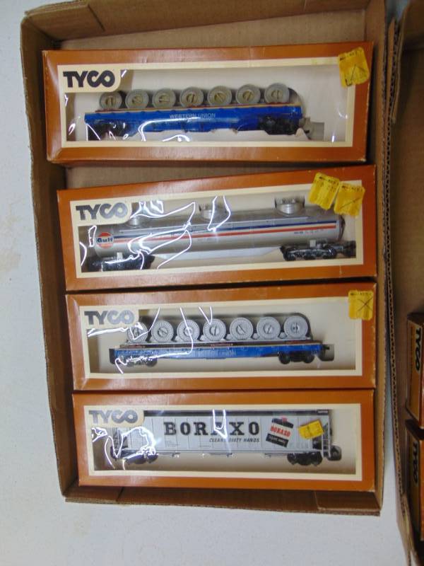 lot 2988 image: HO Scale - 5 Cars