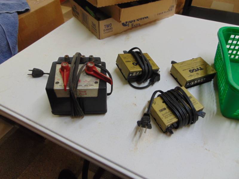 lot 2990 image: 4 Transformers - 3 Tyco, and 1 large one