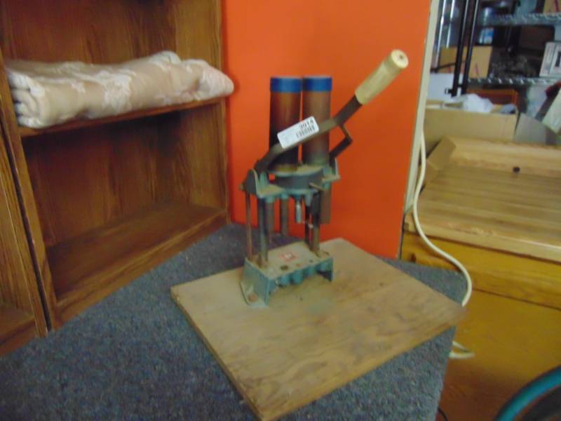 lot 3014 image: Pacific Shotshell Reloader 