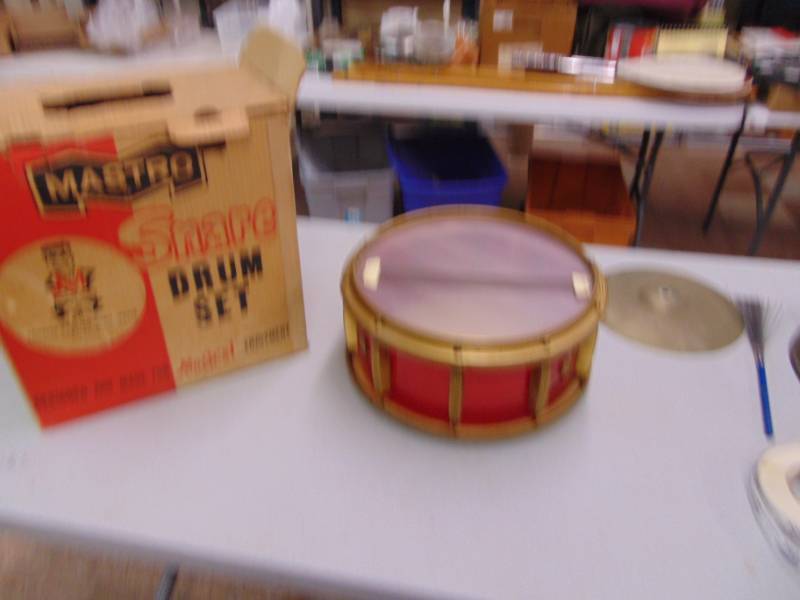 lot 3032 image: Mastro Snare Drum set - with Box - no sticks