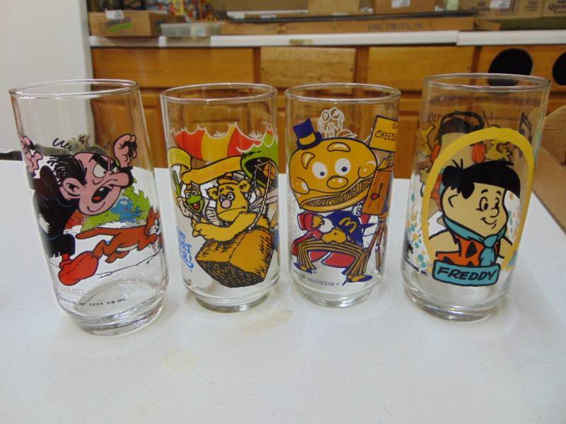lot 3037 image: Character Glasses