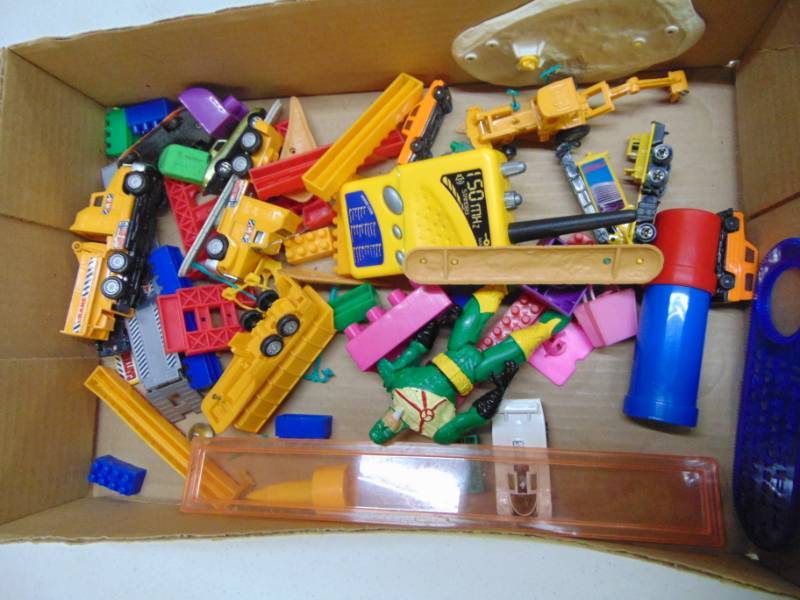 lot 3045 image: Miscellaneous Toys