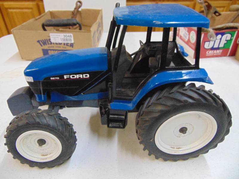 lot 3047 image: Ford Tractor Die Cast