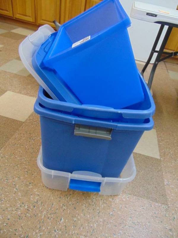 lot 3051 image: 4 Storage Tubs- lids may be missing