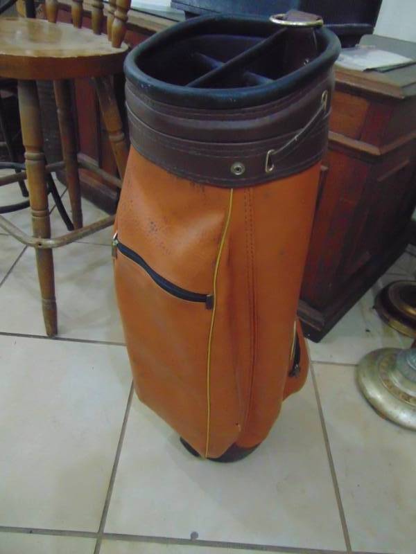 lot 3068 image: Golf Bag