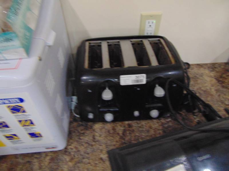 lot 3075 image: 4 Slice Toaster