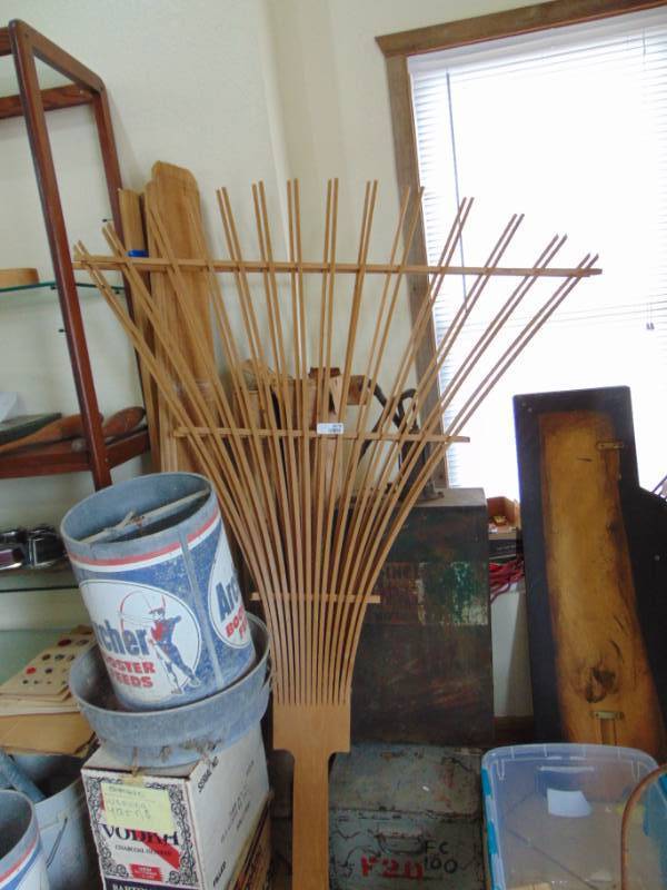 lot 3079 image: Wooden Trelliss - 2