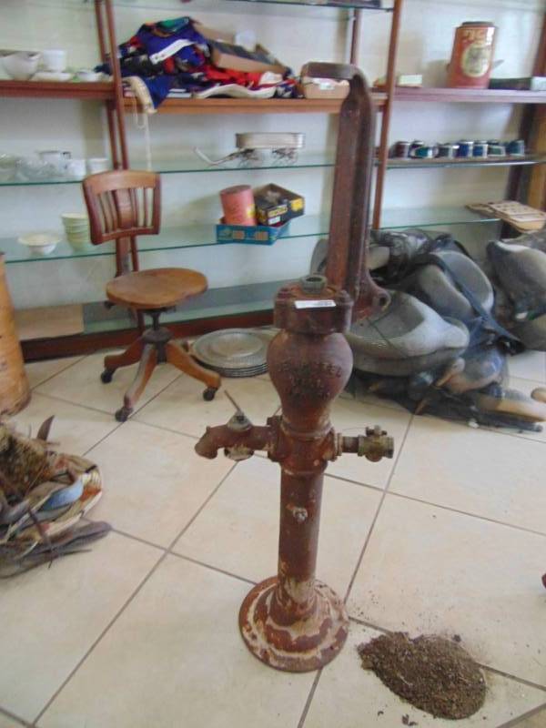 lot 3083 image: Dempster Water Pump - Broken Handle