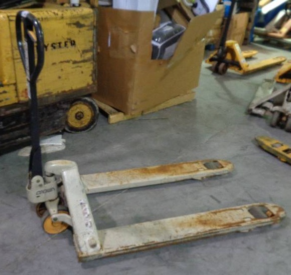 lot 1135 image: Pallet Jack