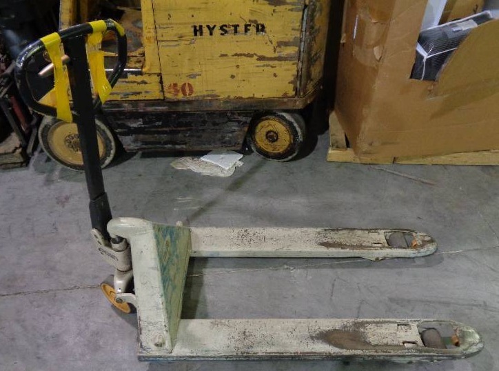 lot 1138 image: Pallet Jack