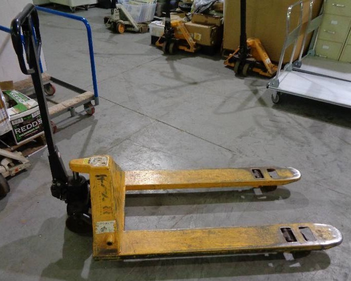 lot 1142 image: Pallet Jack