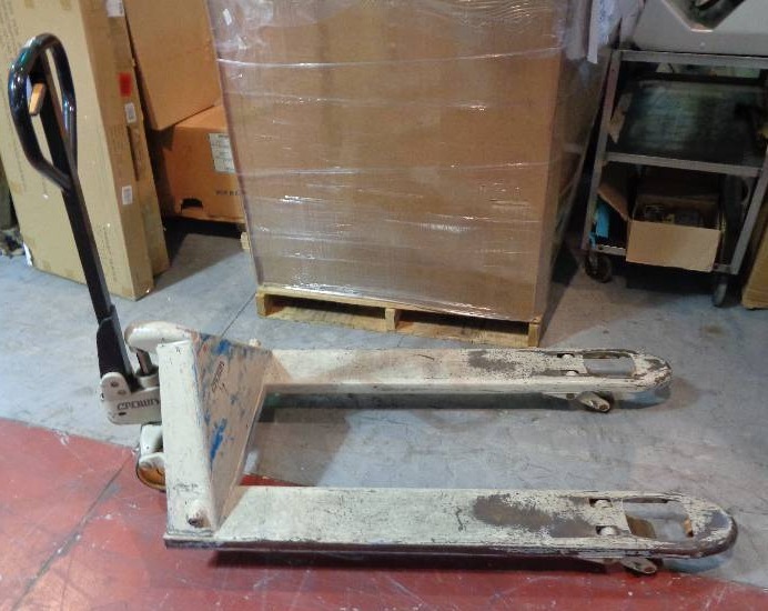 lot 1147 image: Pallet Jack