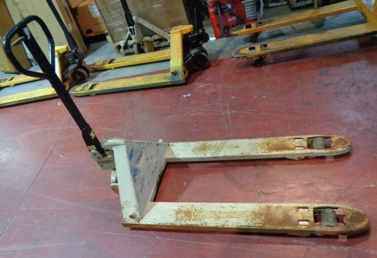 lot 1156 image: Pallet Jack