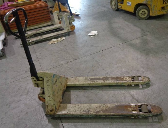 lot 1160 image: Pallet Jack