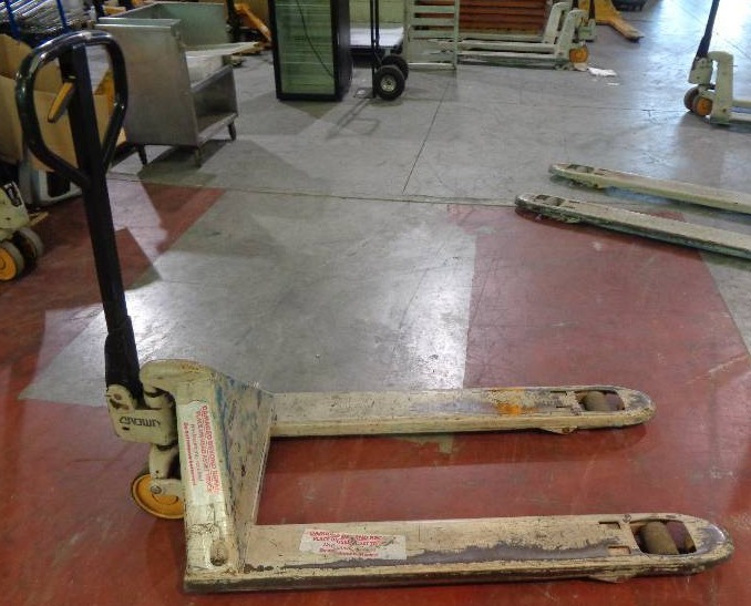 lot 1163 image: Pallet Jack