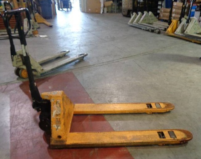 lot 1170 image: Pallet Jack