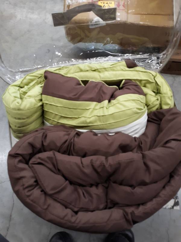 lot 8680 image: Earth Colored Bed Set