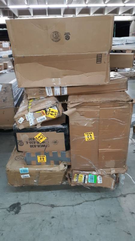 lot 10731 image: Lot of Pallet of Assorted Damaged Missing PartsDamaged Items, Fishing Rod, Furniture, etc.