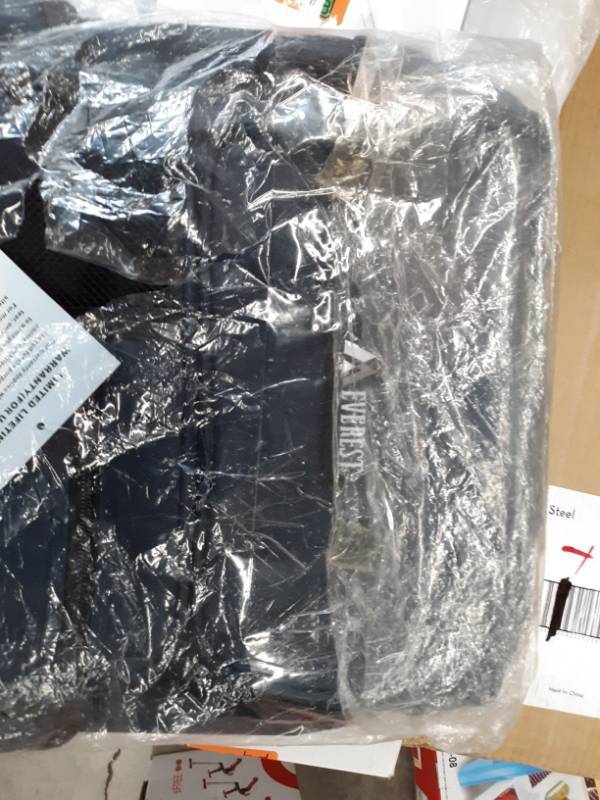 lot 8782 image: Everest Backpack With Front Bottle Holder