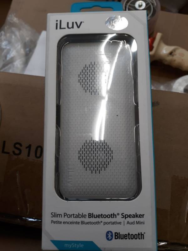 lot 8810 image: Iluv Audminiwh Aud Mini Portable Ultraslim Bluetooth Speaker (white)