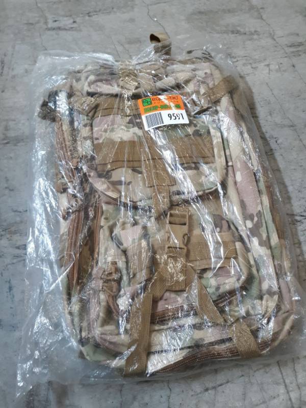 lot 9591 image: Camo bag