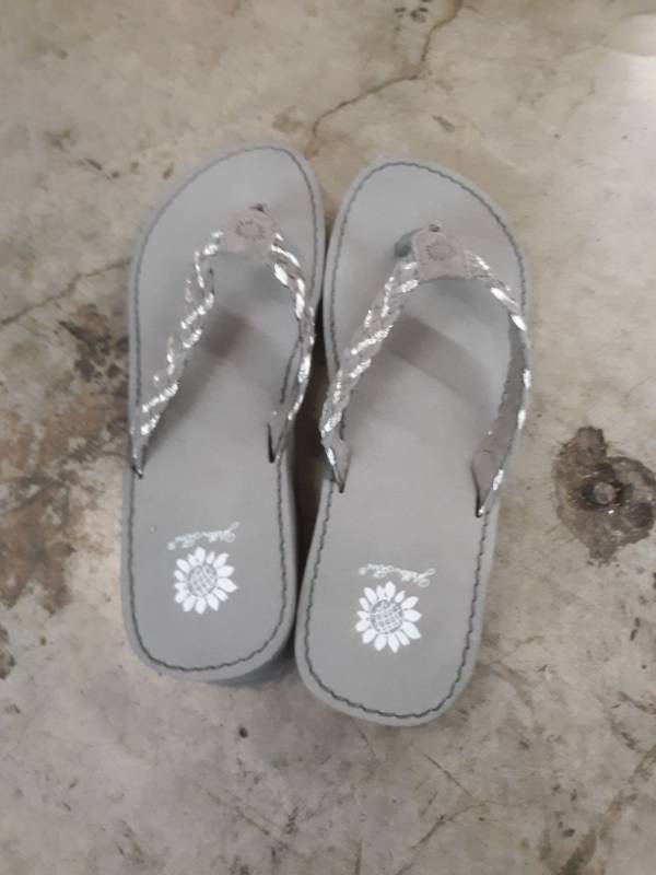 lot 9681 image: Quincie Leather Uppers