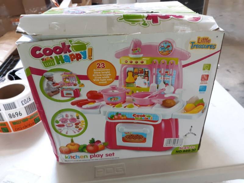 lot 9696 image: Cook Happy Playset