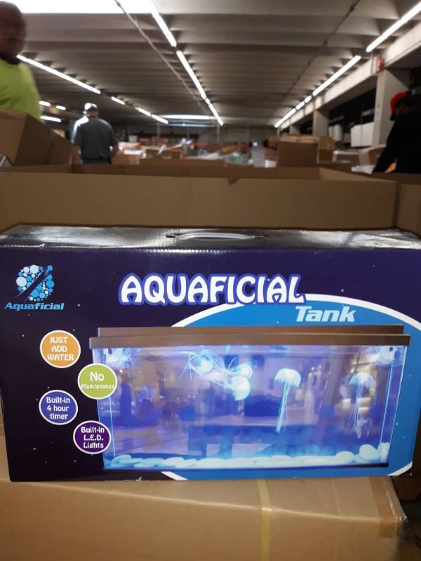 lot 10263 image: Fantastic Gift Jellyfish Tank With Led Lights Giant Jellyfish Aquarium Home Deco