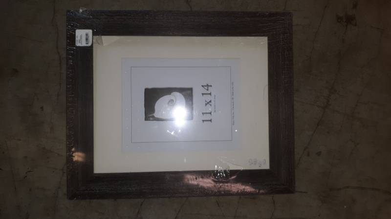 lot 10852 image: Frame USA Farmhouse Barnwood Picture Frame, 11x14