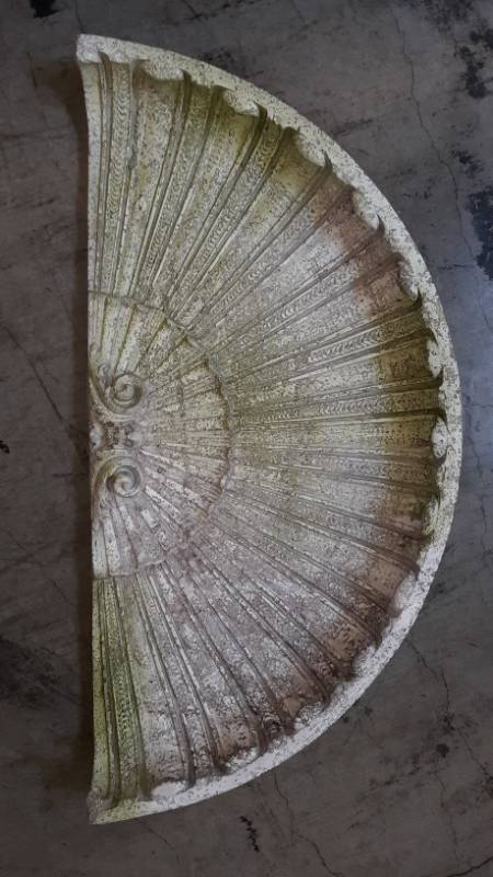 lot 10880 image: Home Exterior Aged Classic Hanging Decor