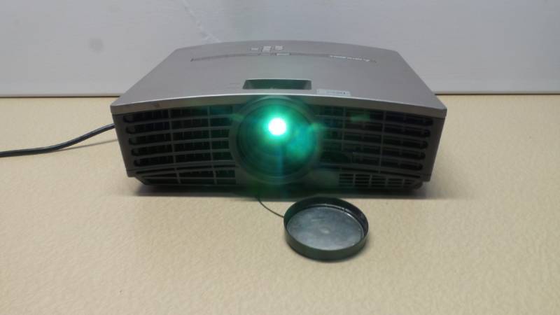 lot 1274 image: Mitsubishi ES10U Projector