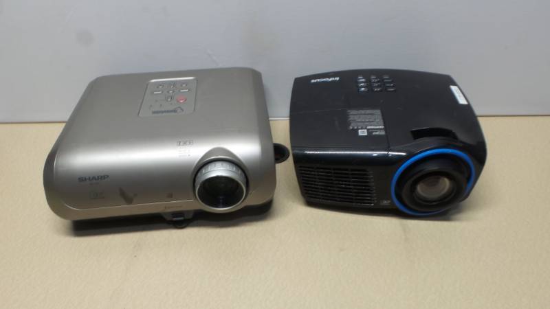 lot 1287 image: Lot of 2 Projectors (for parts or repair)