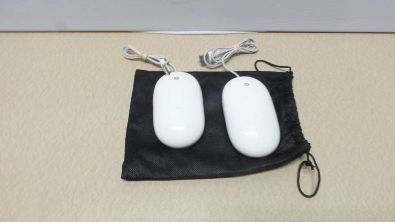 lot 1297 image: Lot of 2 Apple mice