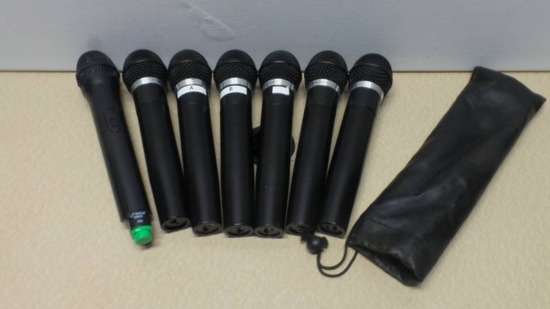 lot 1266 image: Lot of 7 Wireless Microphones