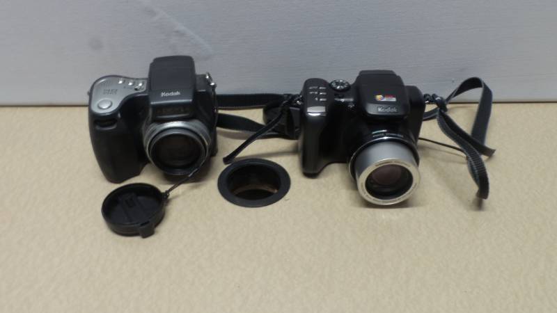 lot 1268 image: Lot of 2 Kodak Cameras