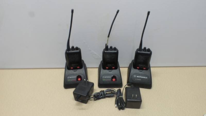 lot 6327 image: Lot of Motorola Radios