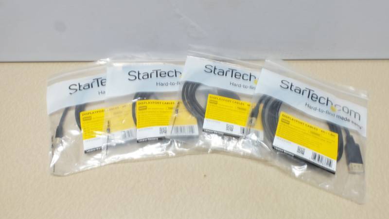 lot 6361 image: Lot of 4 Startech DP Cables