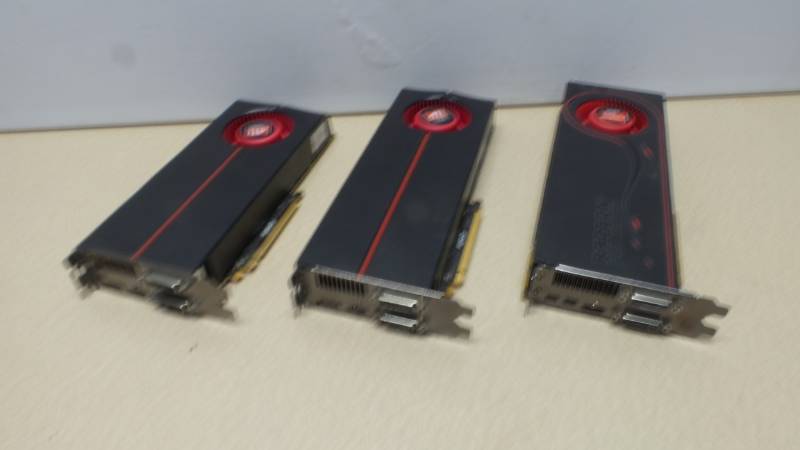 lot 6372 image: Lot of 3 Video Cards