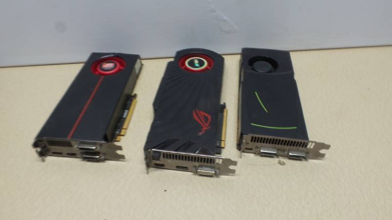 lot 6373 image: Lot of 3 Video Cards