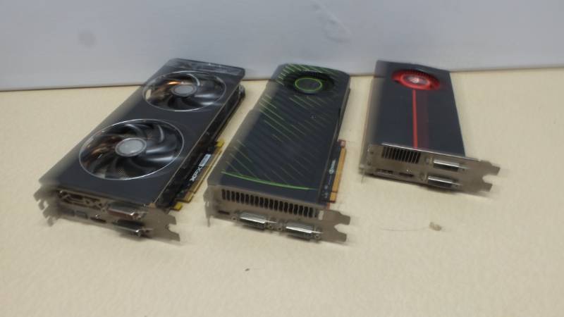 lot 6374 image: Lot of 3 Video Cards