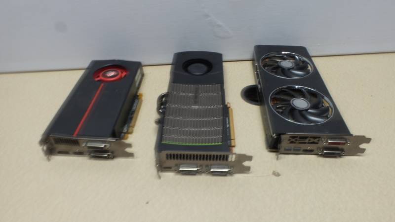 lot 6375 image: Lot of 3 Video Cards