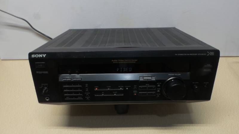 lot 6333 image: Sony FM StereoFM-AM Reciever Model STR-DE435