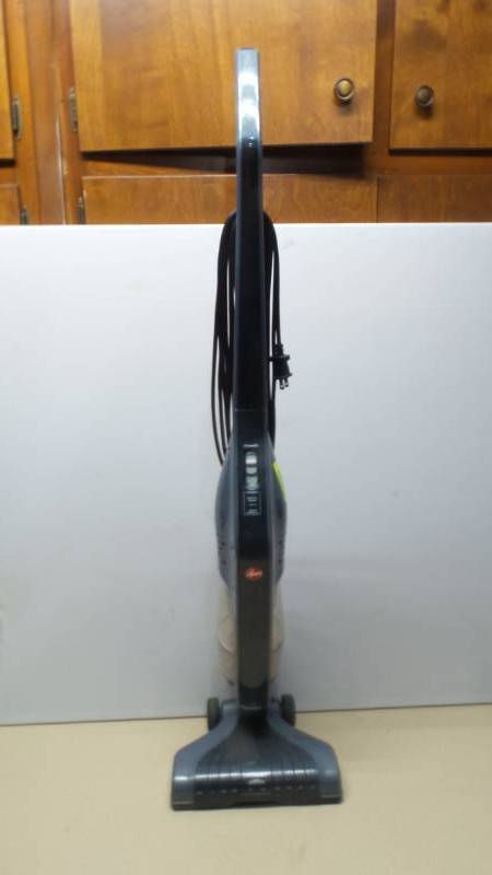 lot 6355 image: Hoover Vacuum